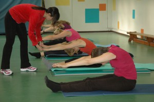 Pilates oefening op de Mat: spine stretch forward                            
