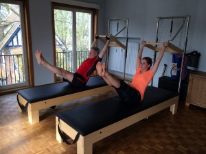 Pilates oefening op Tower: the Teaser                       