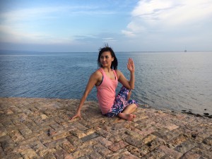 Yoga pose: sitting twist - Ardha Matsyendrasana    